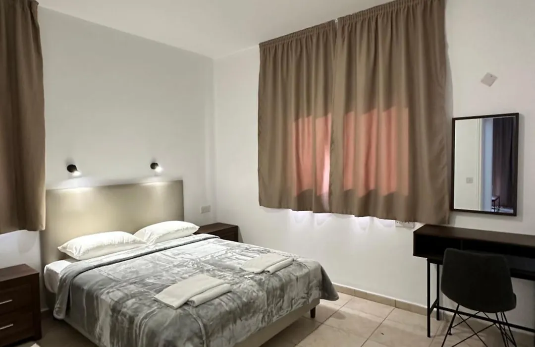 New York Plaza Hotel Apartments-1